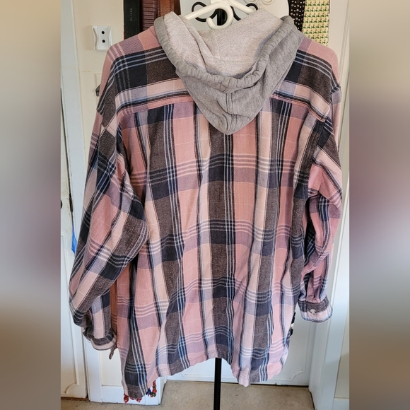 Vintage Shah Safari Flannel Shacket - Picture 8 of 8